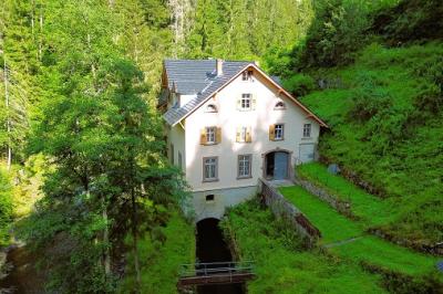 Krafthaus Von Vorne Stallegg 0746 Klein